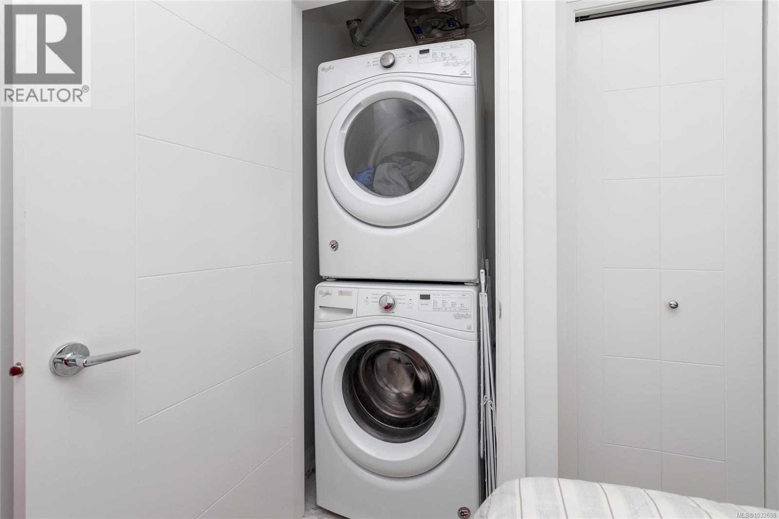 105 745 Travino Lane, Saanich