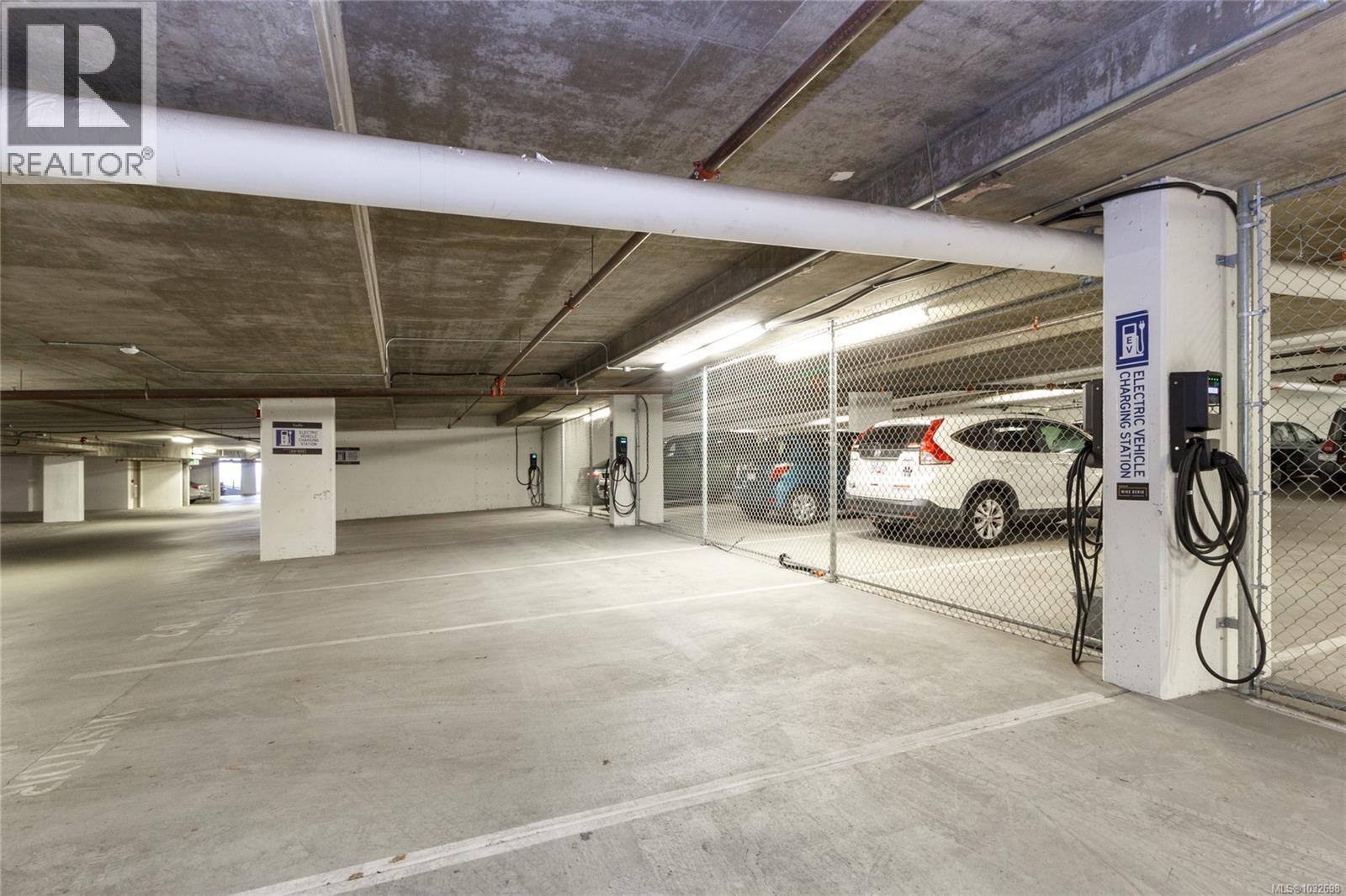 105 745 Travino Lane, Saanich