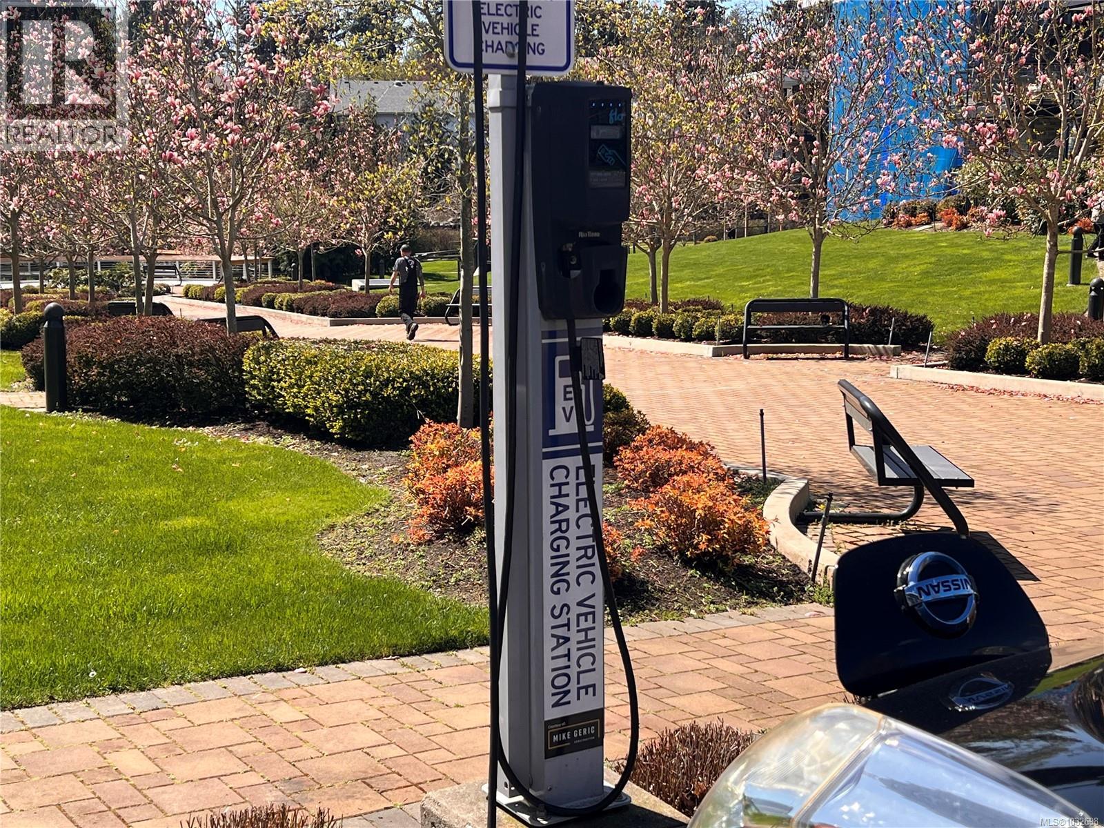 105 745 Travino Lane, Saanich