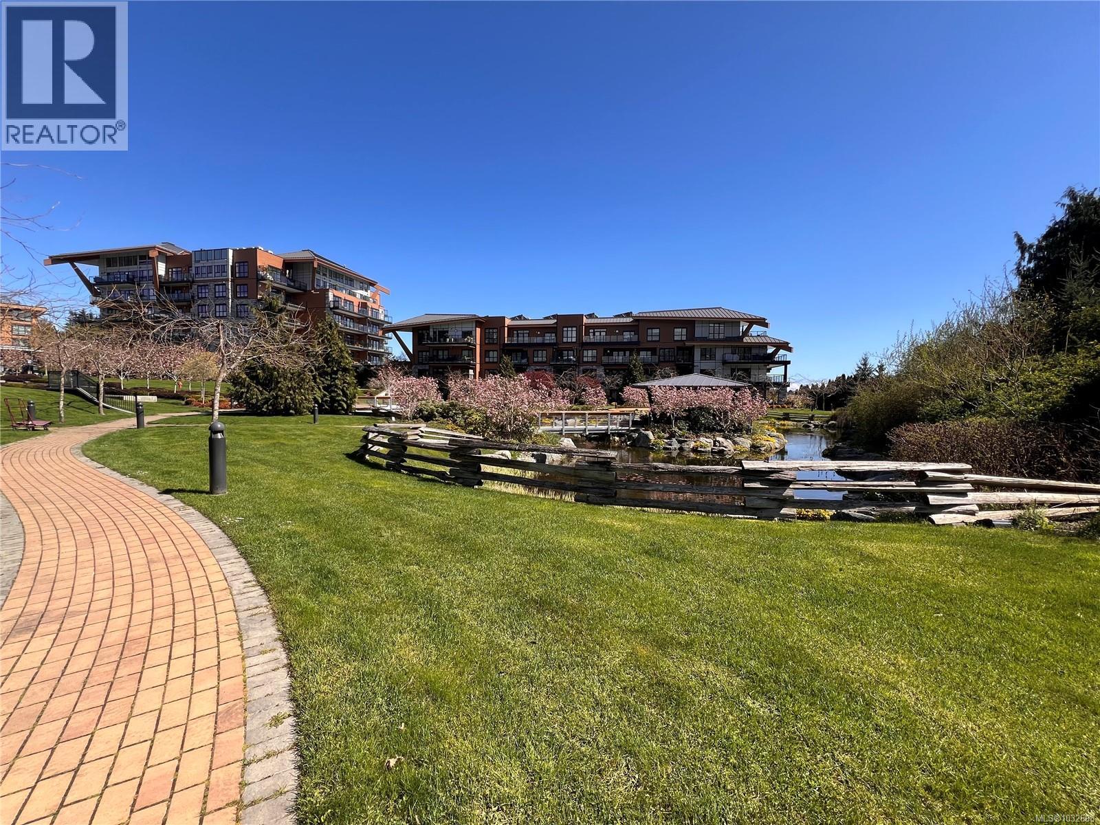 105 745 Travino Lane, Saanich