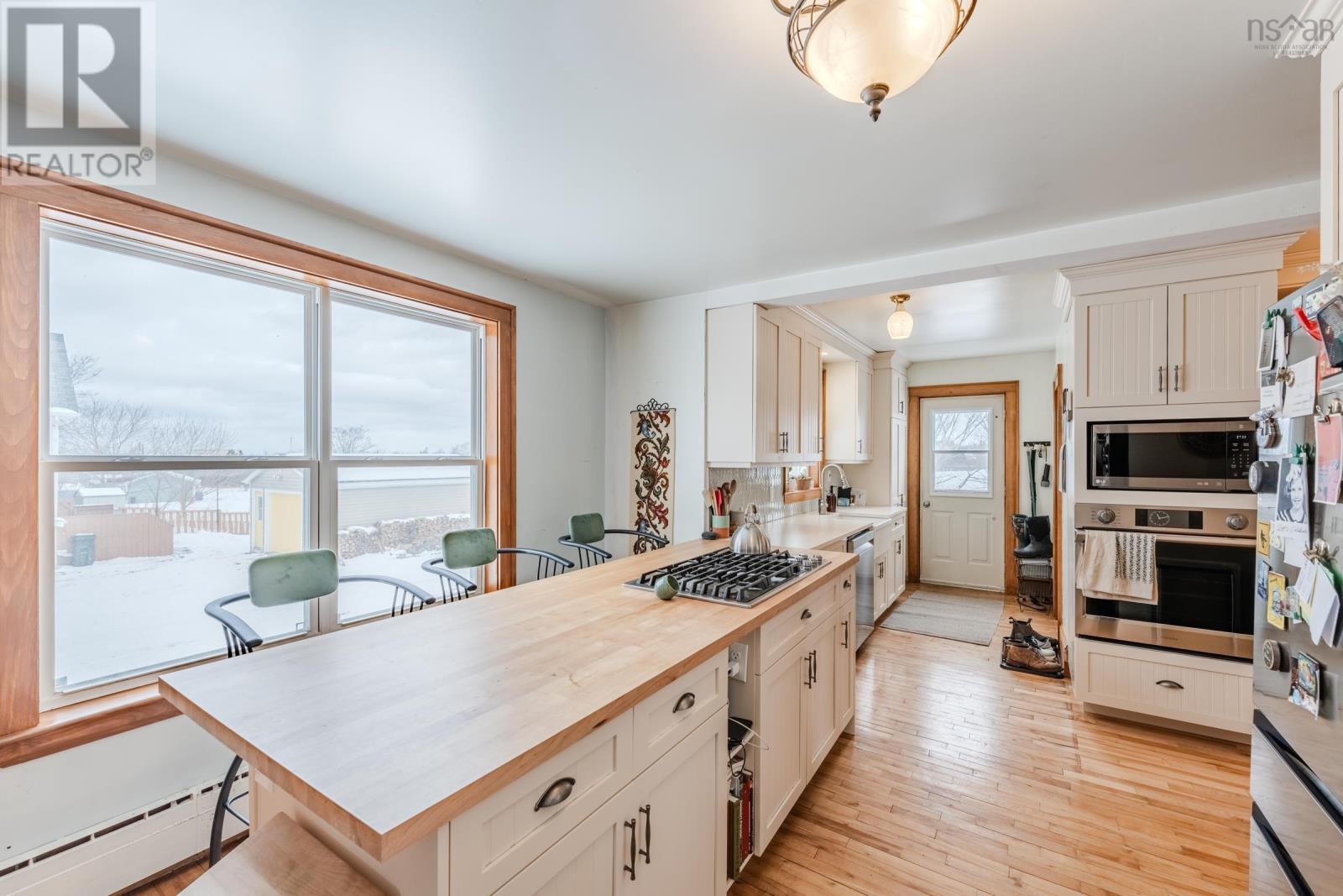 Property 17 of 47 of 8882 Highway 1