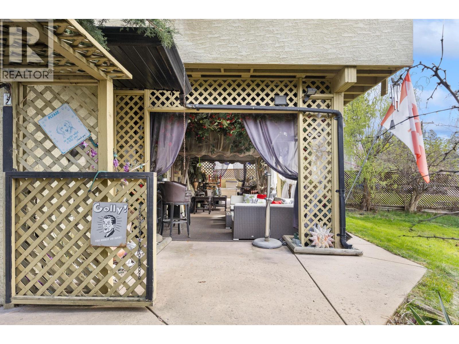 599 Clifton Road S - 31