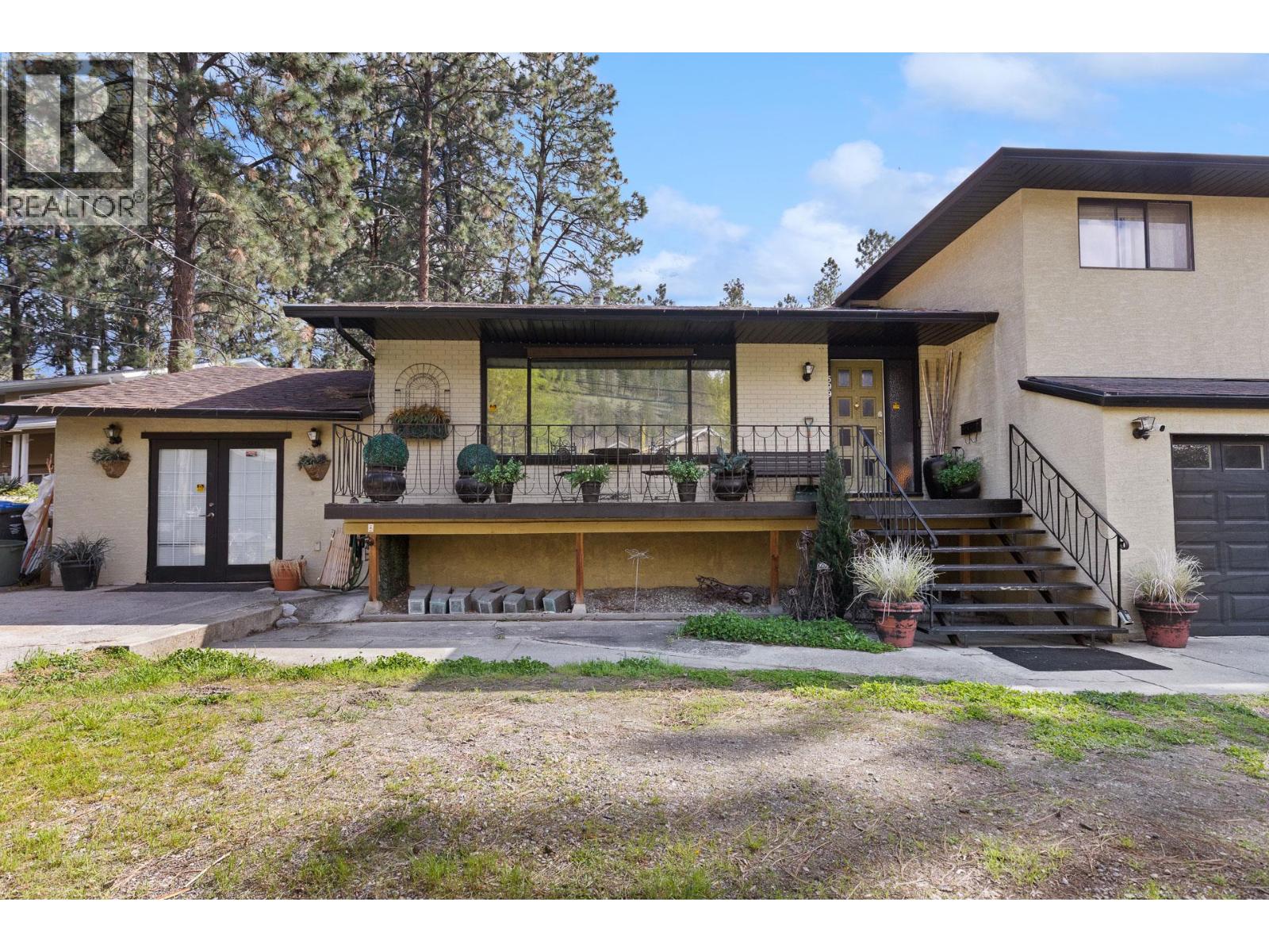 599 Clifton Road S - 66