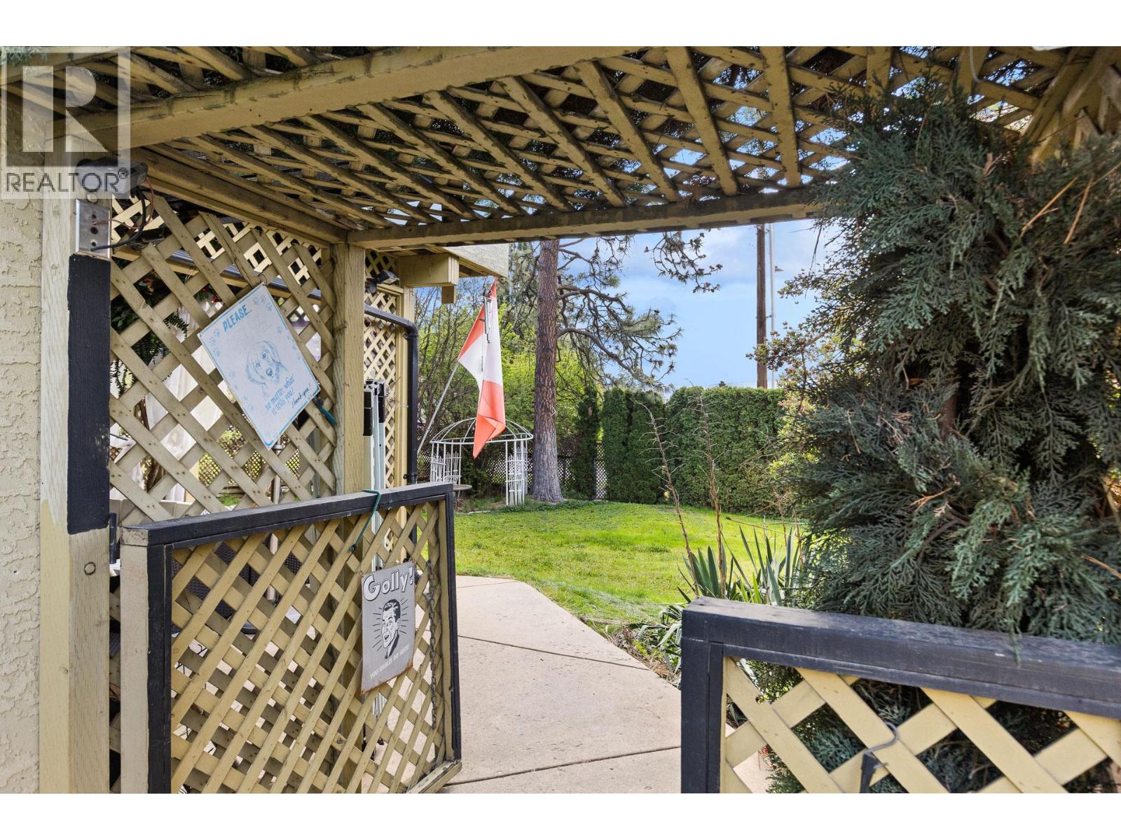 599 Clifton Road S - 30