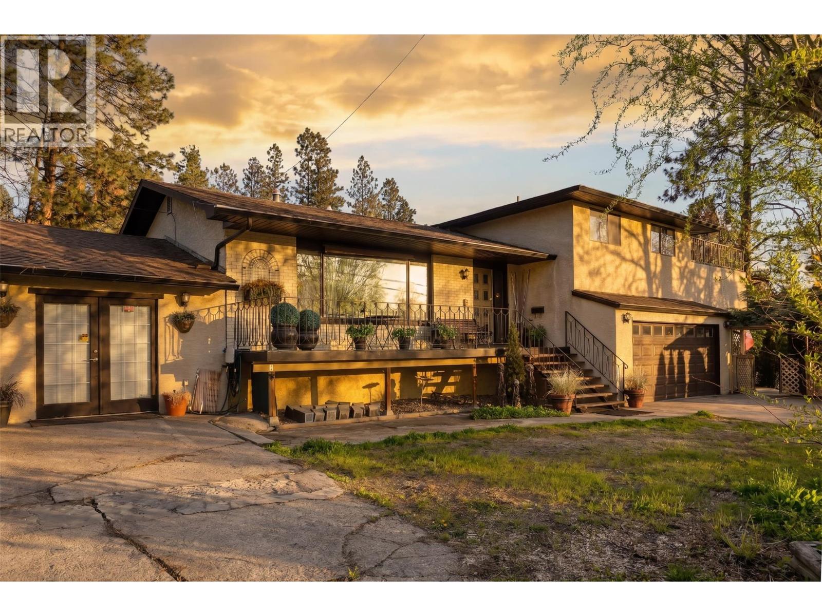599 Clifton Road S - 60