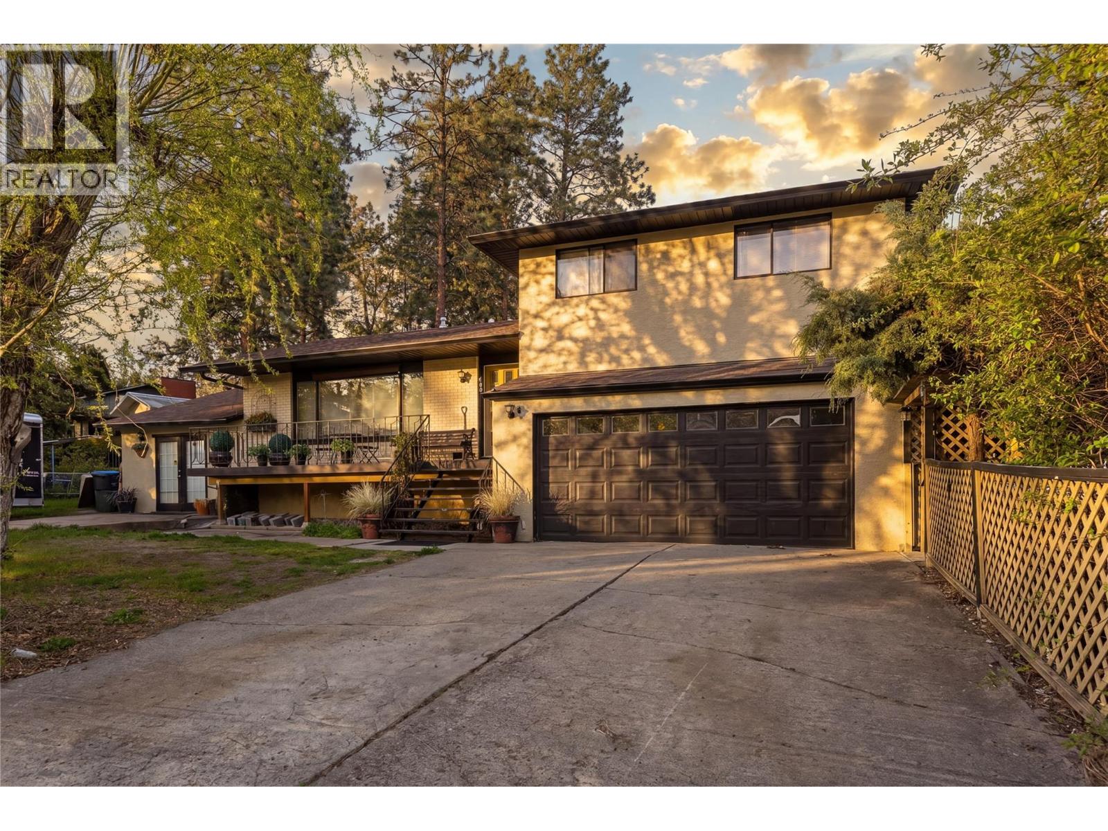 599 Clifton Road S - 62