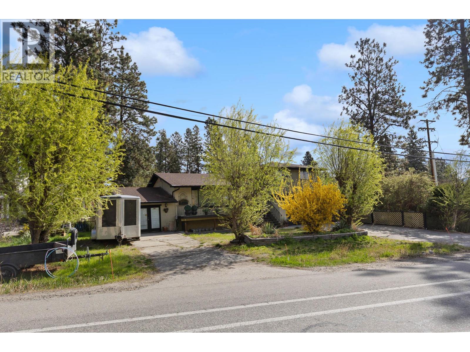 599 Clifton Road S - 68
