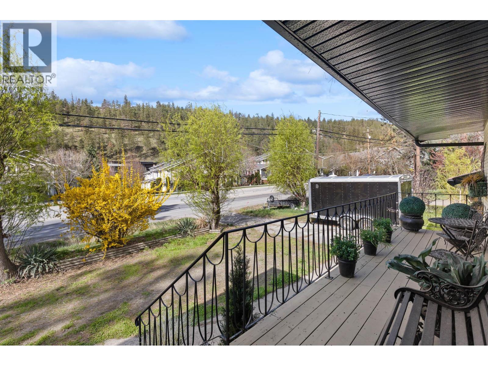 599 Clifton Road S - 69