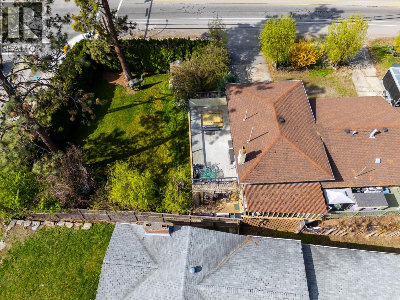 599 Clifton Road S - 82