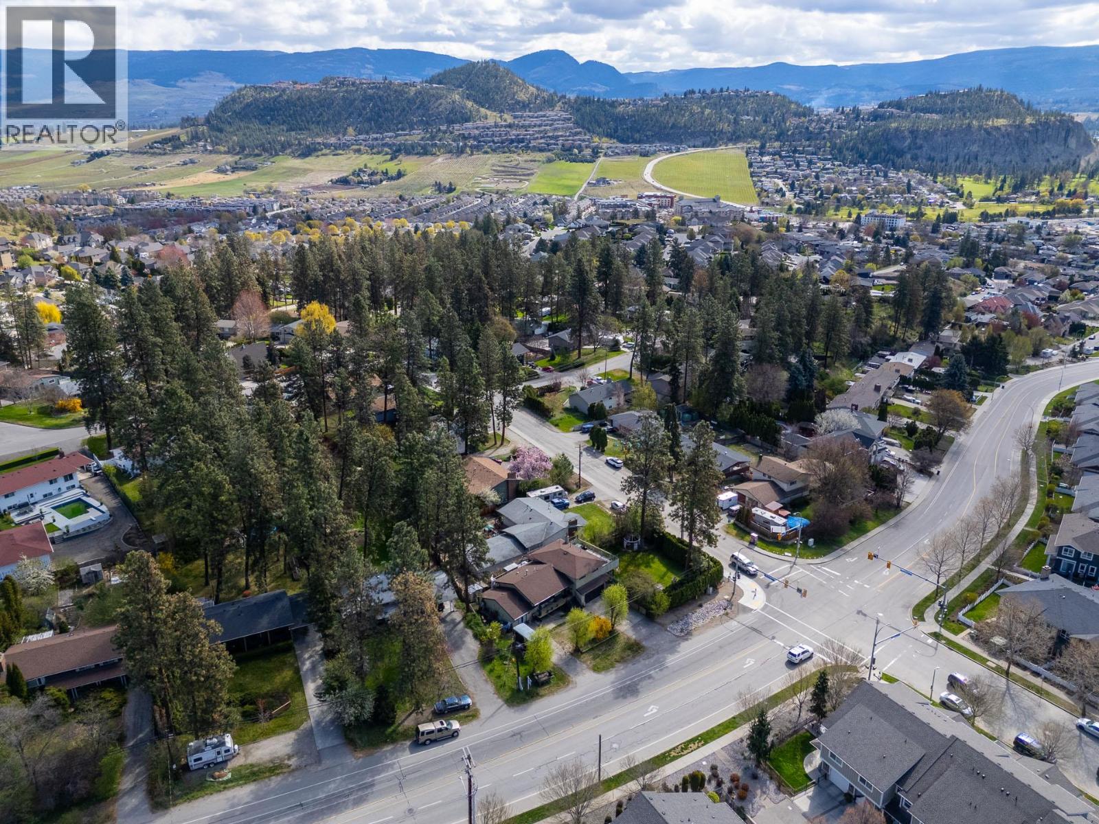 599 Clifton Road S - 87
