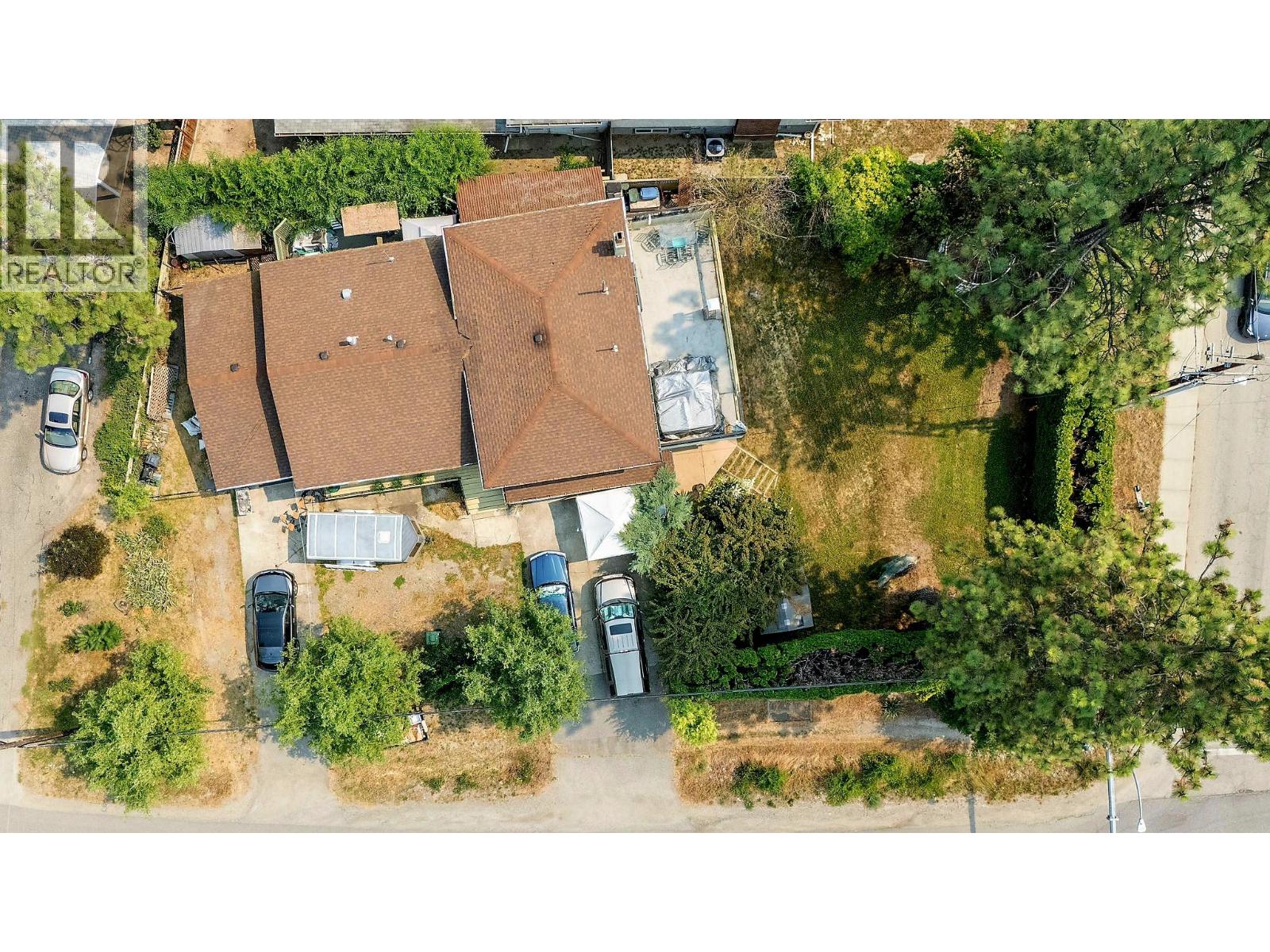 599 Clifton Road S - 75