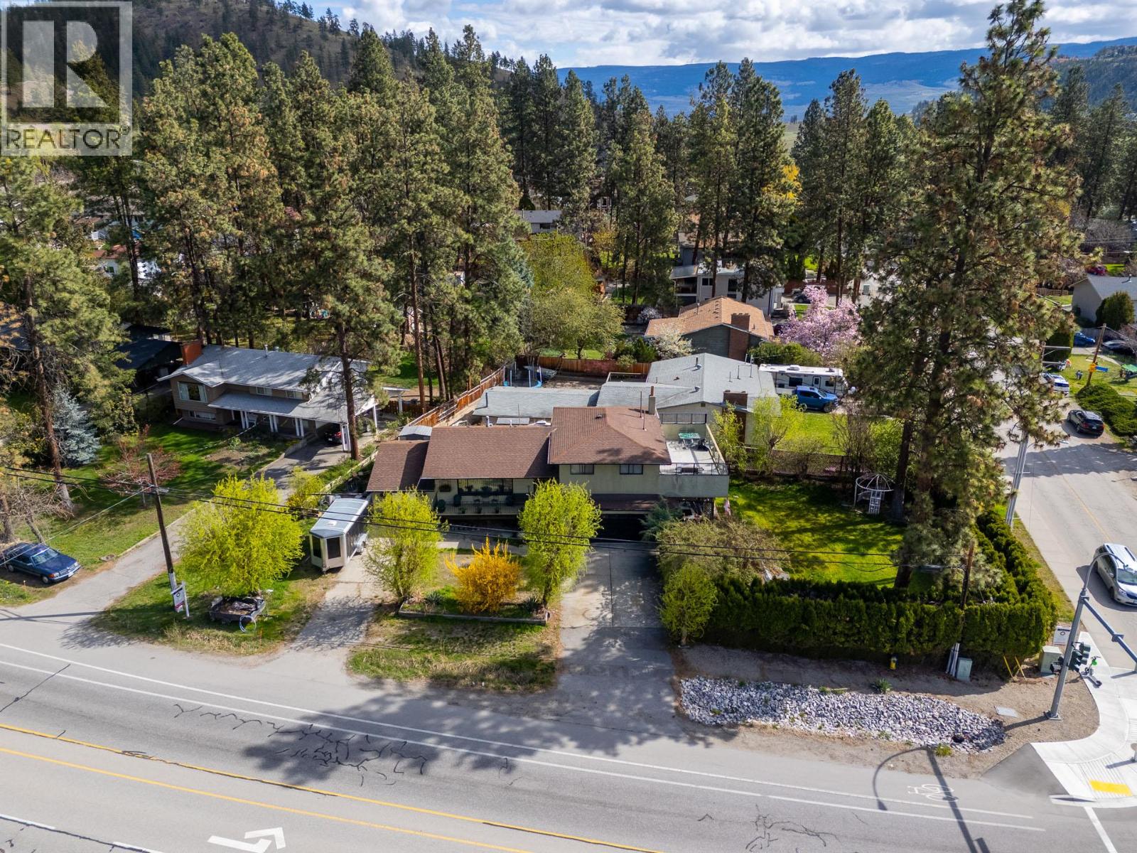 599 Clifton Road S - 79