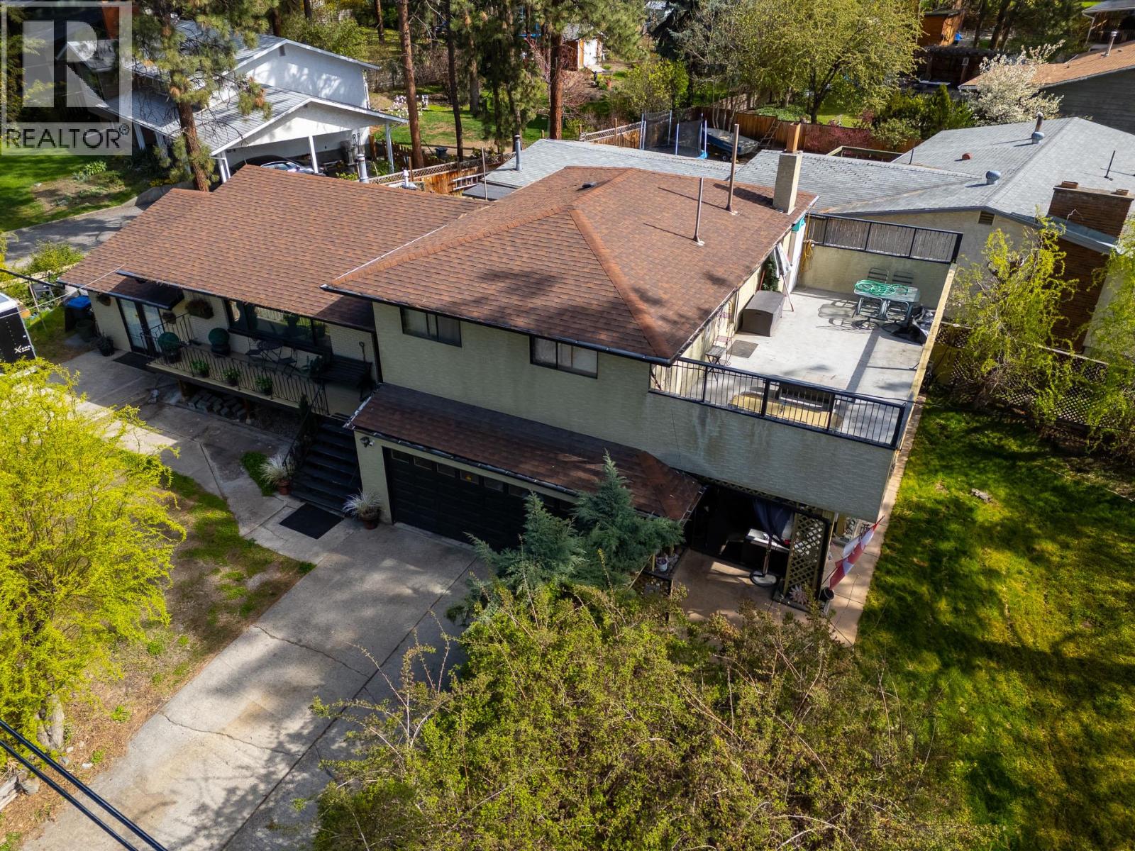 599 Clifton Road S - 84