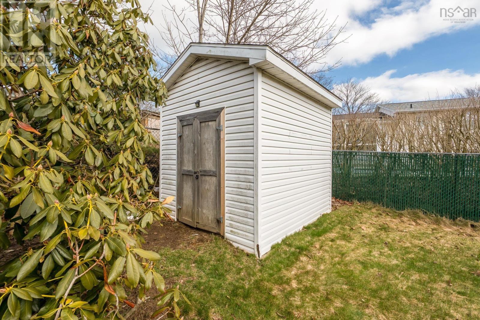 Property 28 of 31 of 43 Woodlawn Road