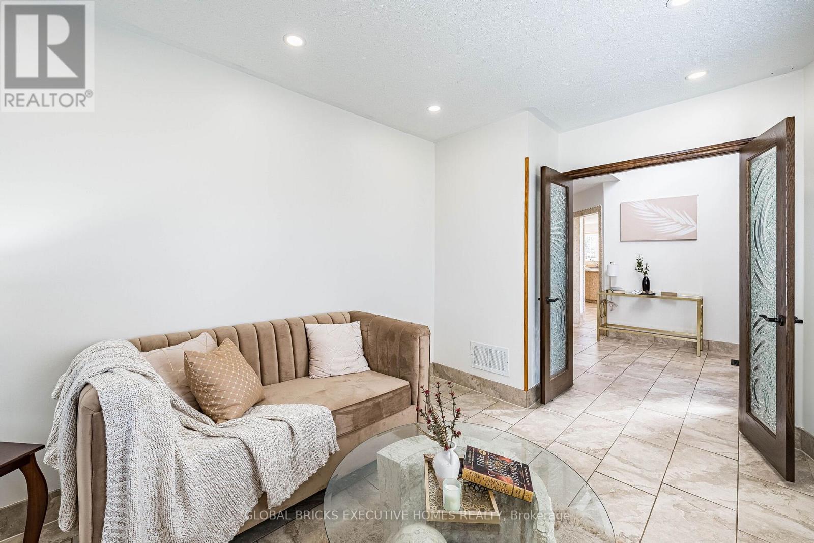 40 HUBERT CORLESS DRIVE S - 12