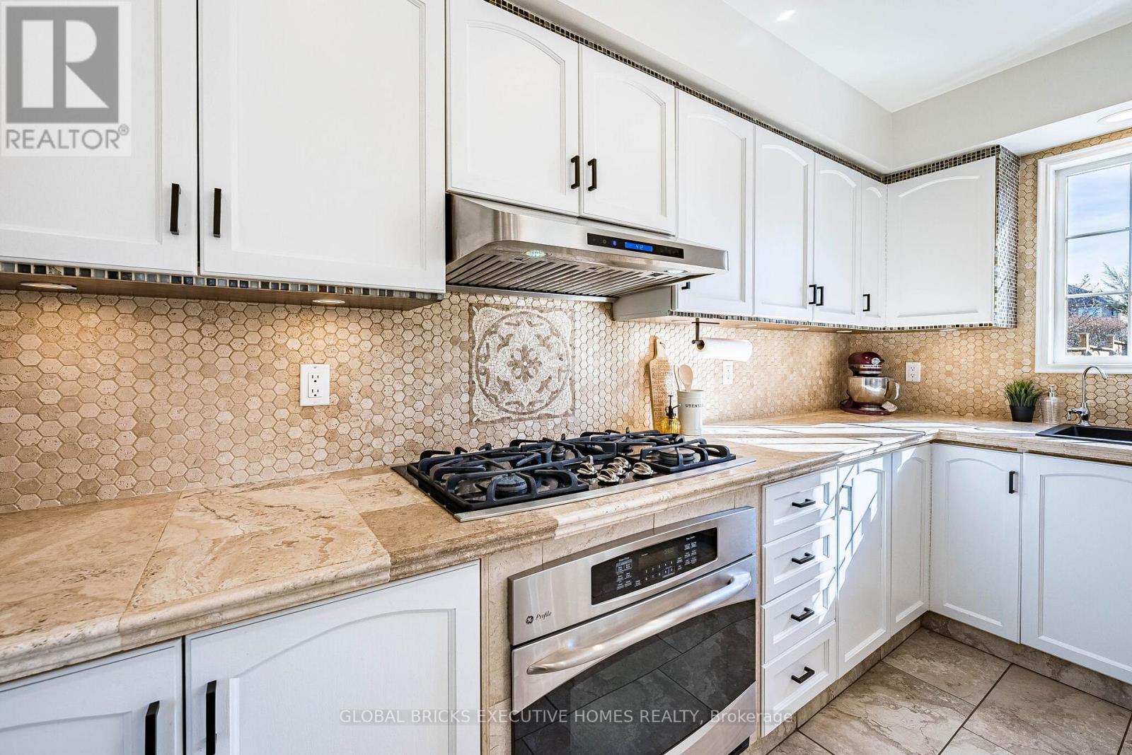 40 HUBERT CORLESS DRIVE S - 23