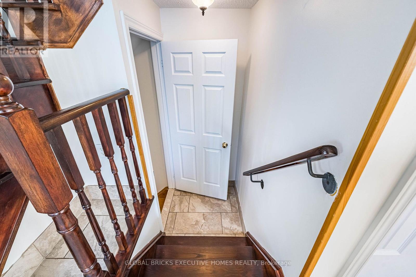 40 HUBERT CORLESS DRIVE S - 42