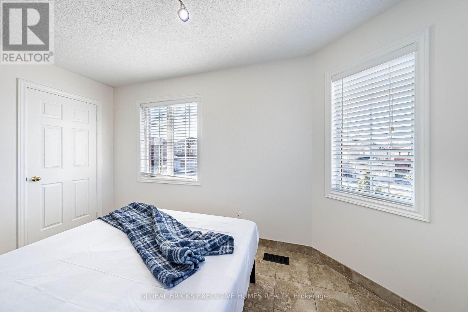 40 HUBERT CORLESS DRIVE S - 39