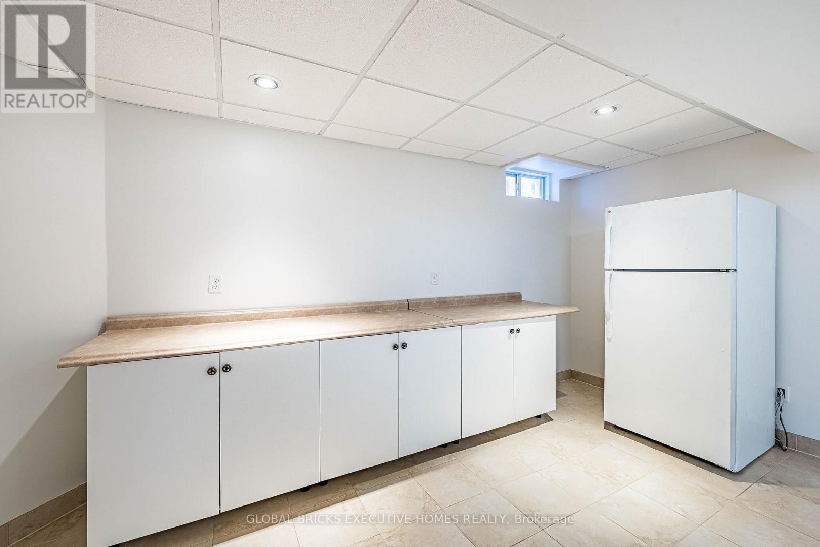 40 HUBERT CORLESS DRIVE S - 45
