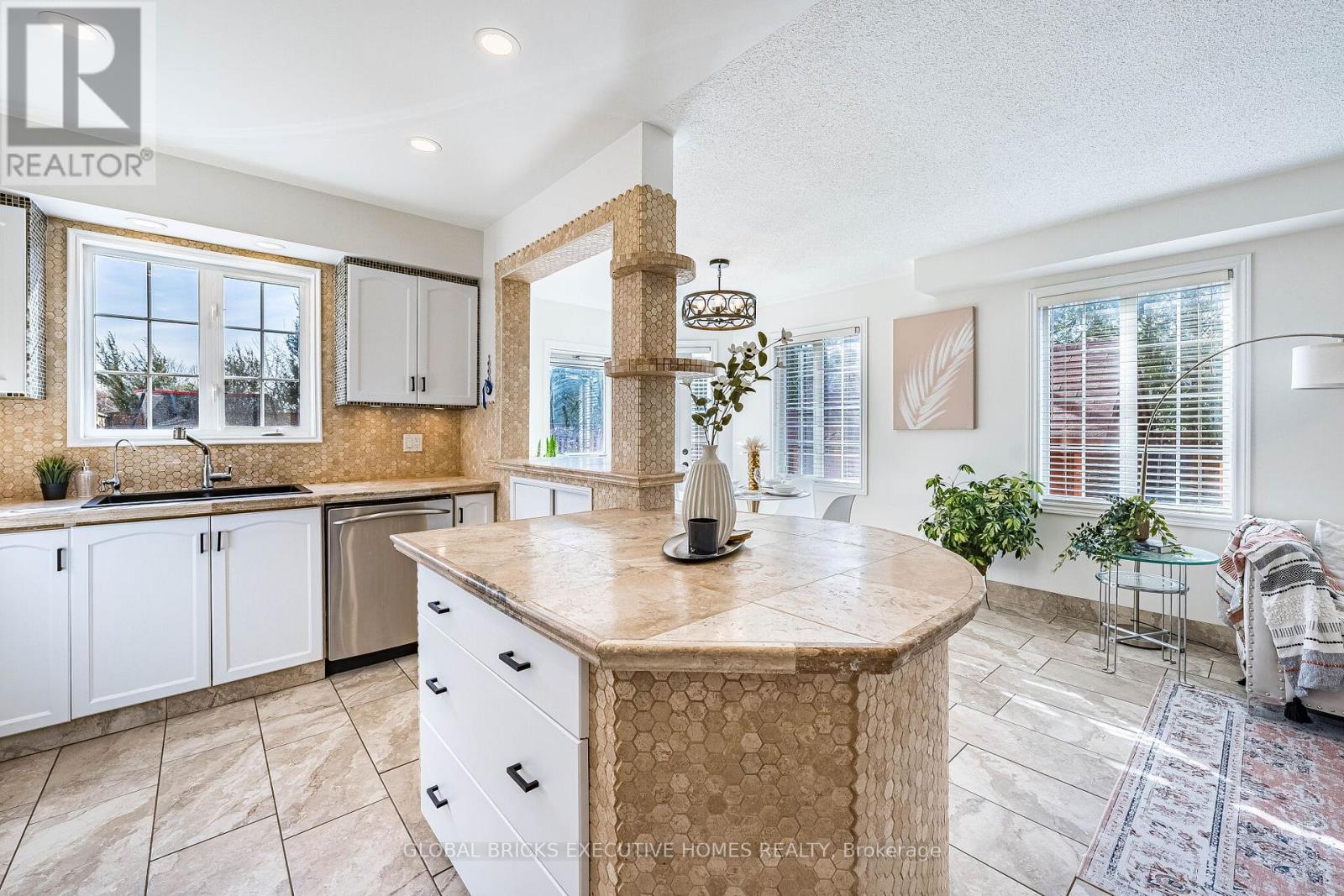 40 HUBERT CORLESS DRIVE S - 22
