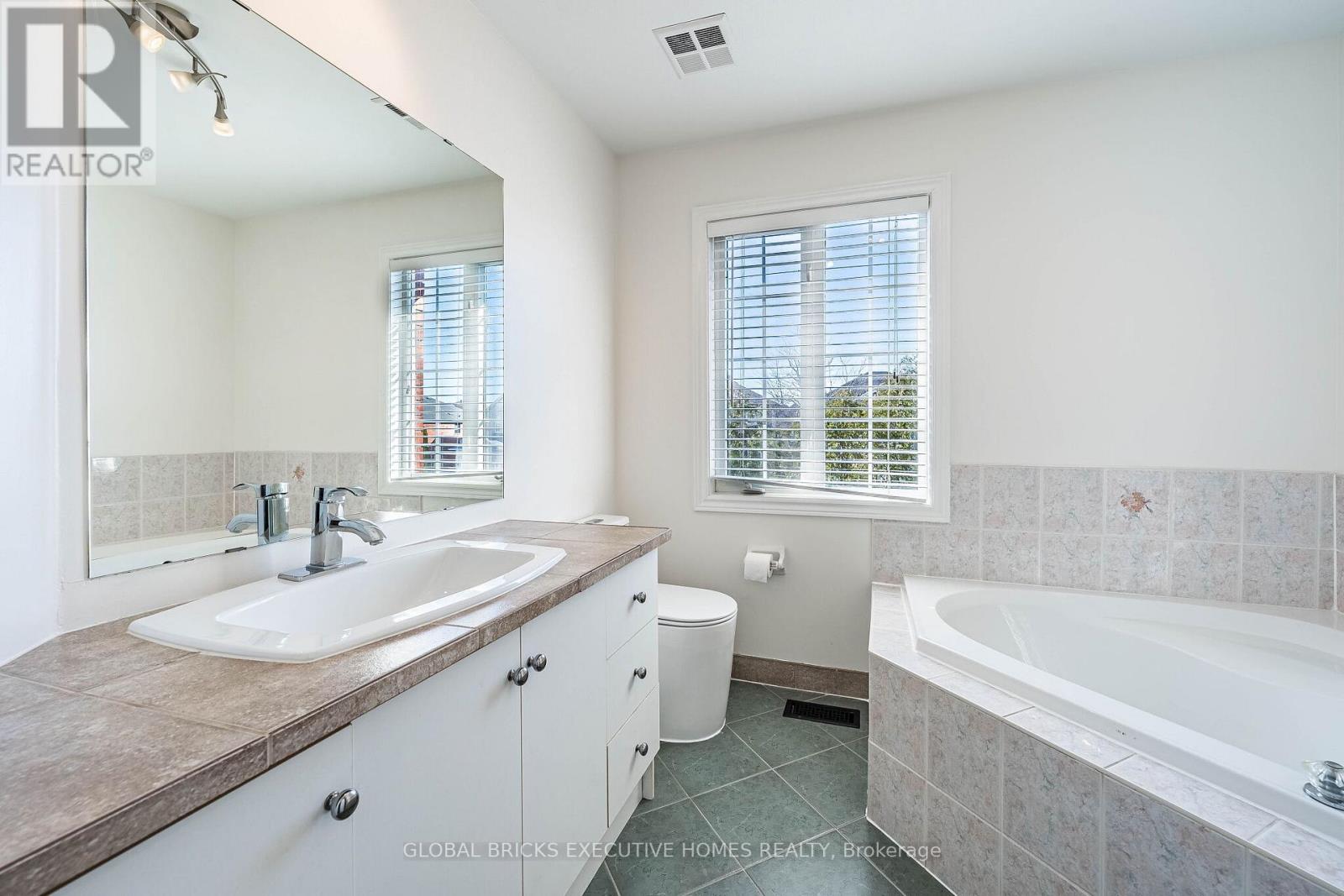 40 HUBERT CORLESS DRIVE S - 34