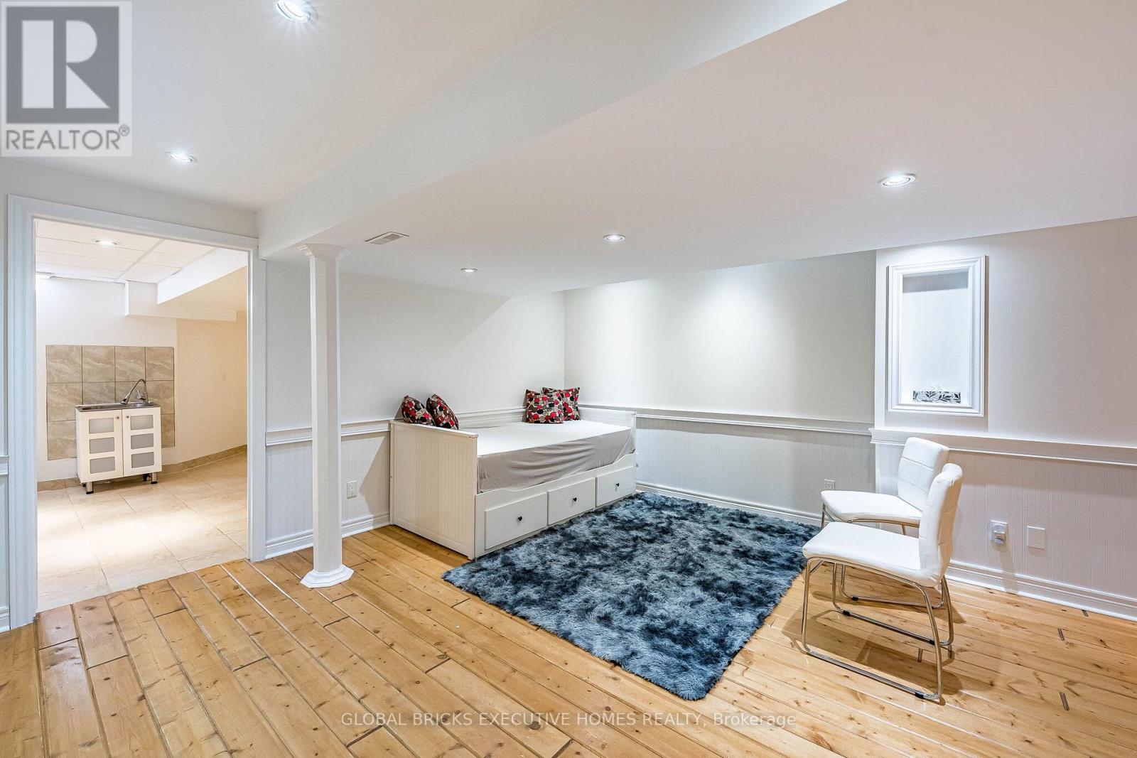 40 HUBERT CORLESS DRIVE S - 43