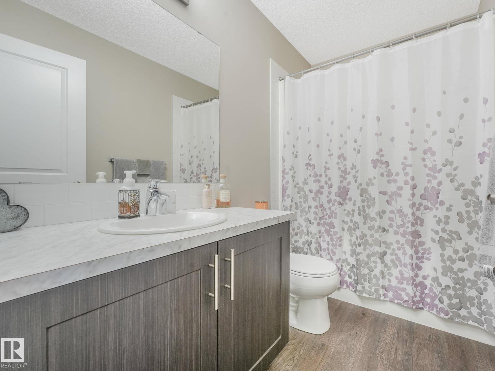 225 SOUTHFORK DR, Leduc