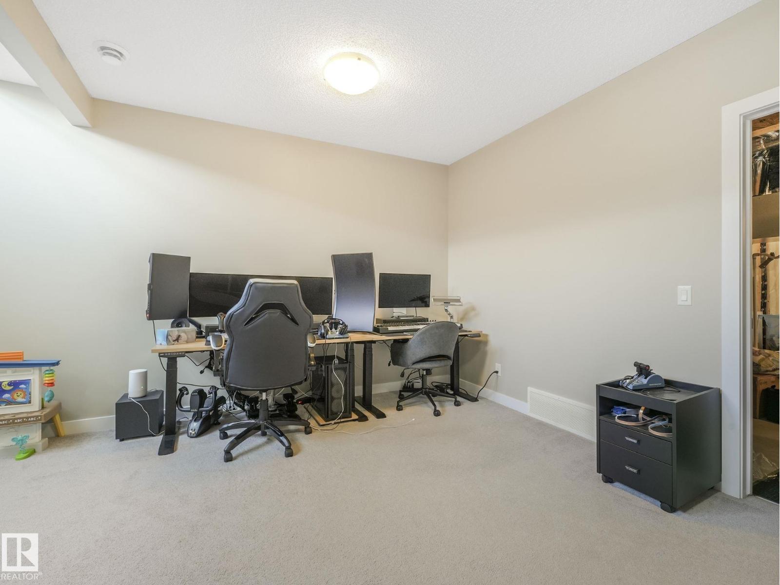 225 SOUTHFORK DR, Leduc