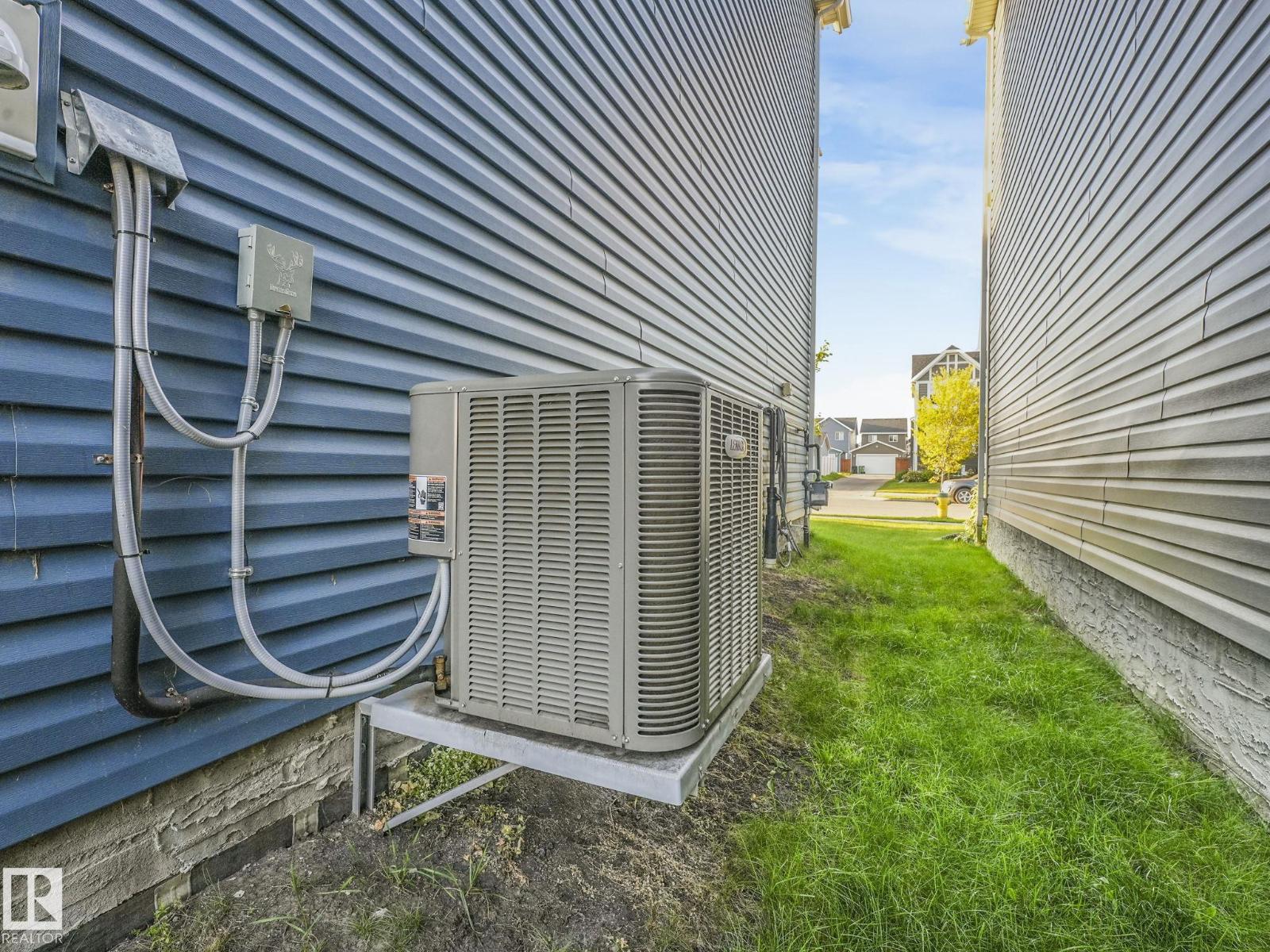 225 SOUTHFORK DR, Leduc