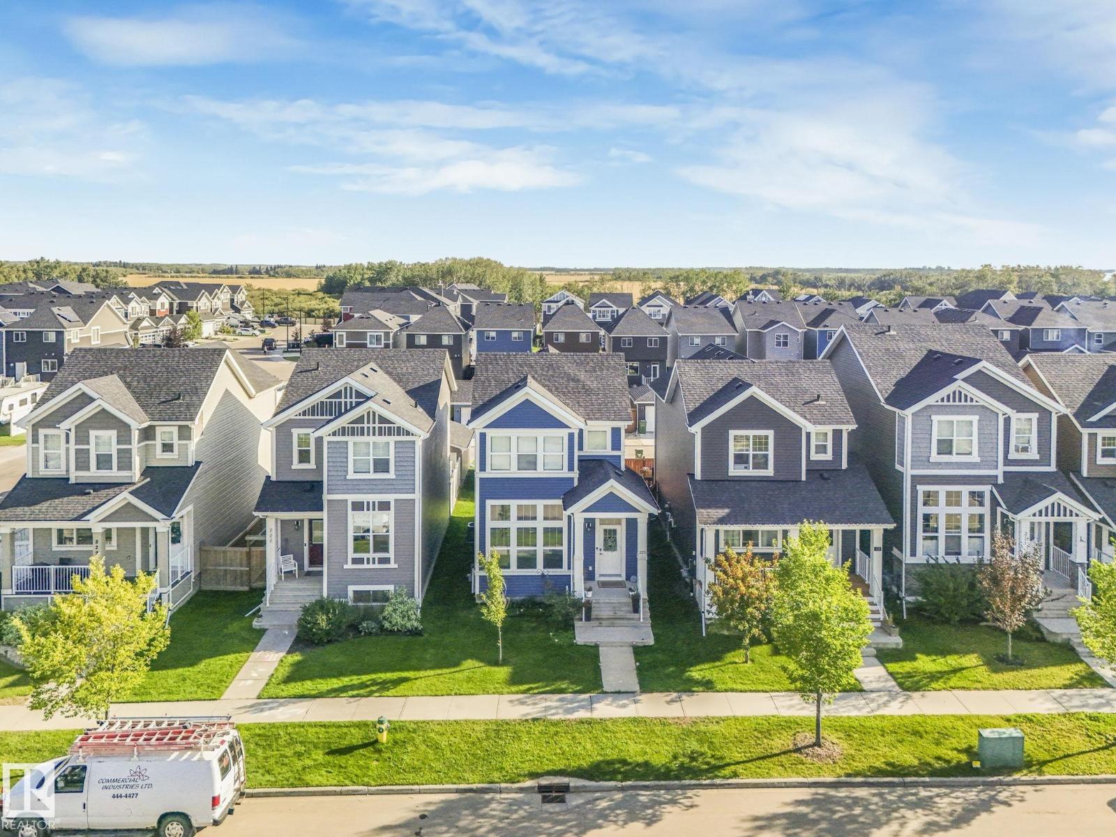 225 SOUTHFORK DR, Leduc