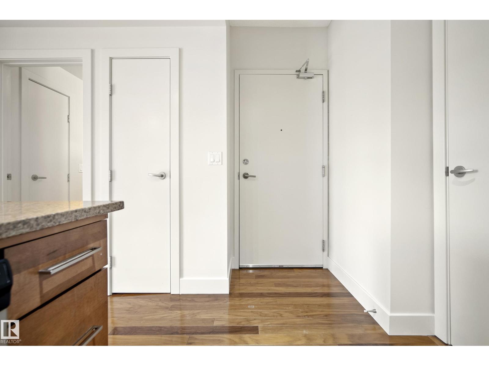 #401 11933 JASPER AV NW - 5