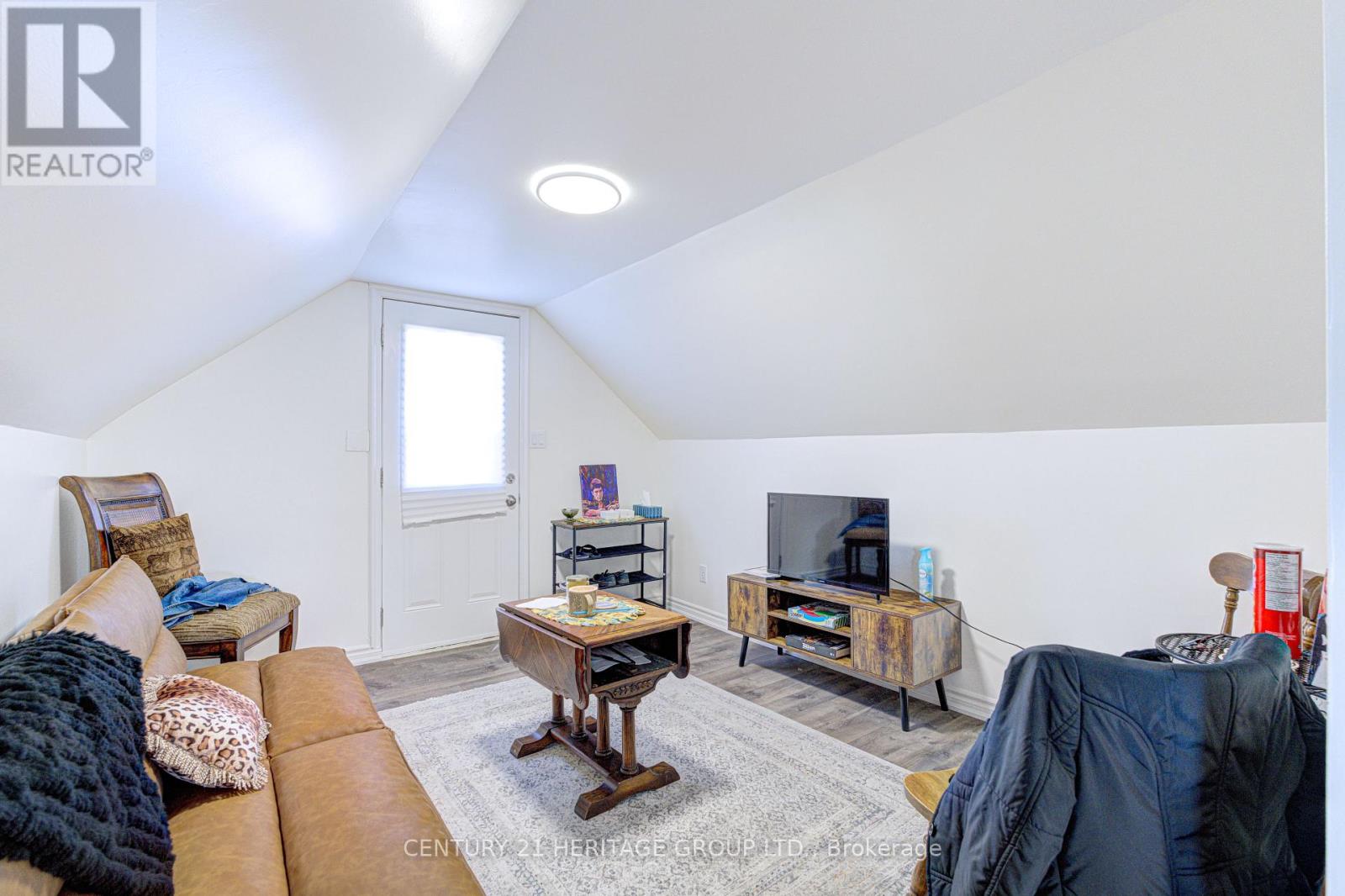 243 GIBSON AVENUE - 41