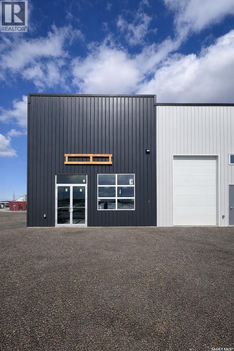9&10 213 Service ROAD W