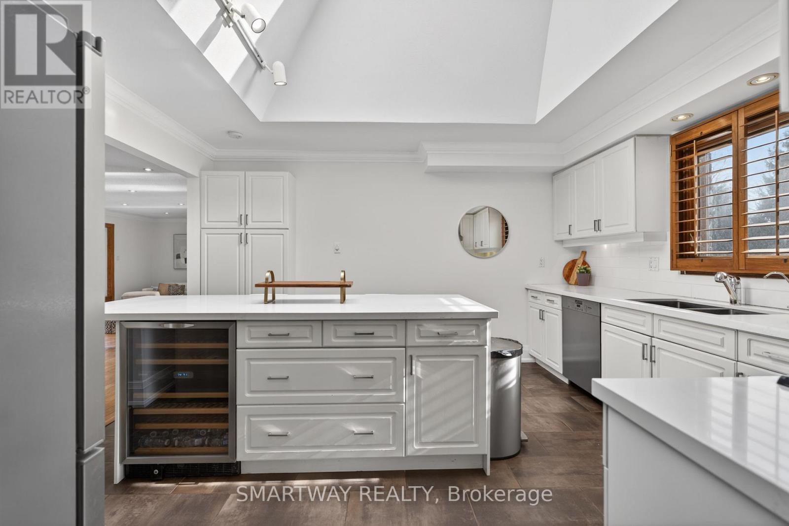 11 MEADOW DRIVE - 21