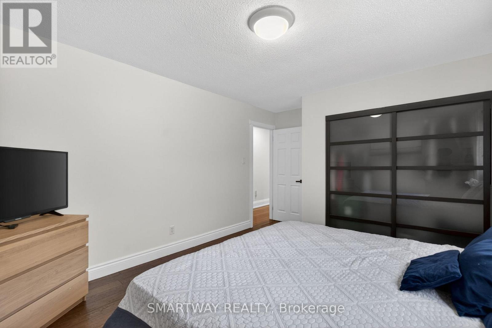 11 MEADOW DRIVE - 31
