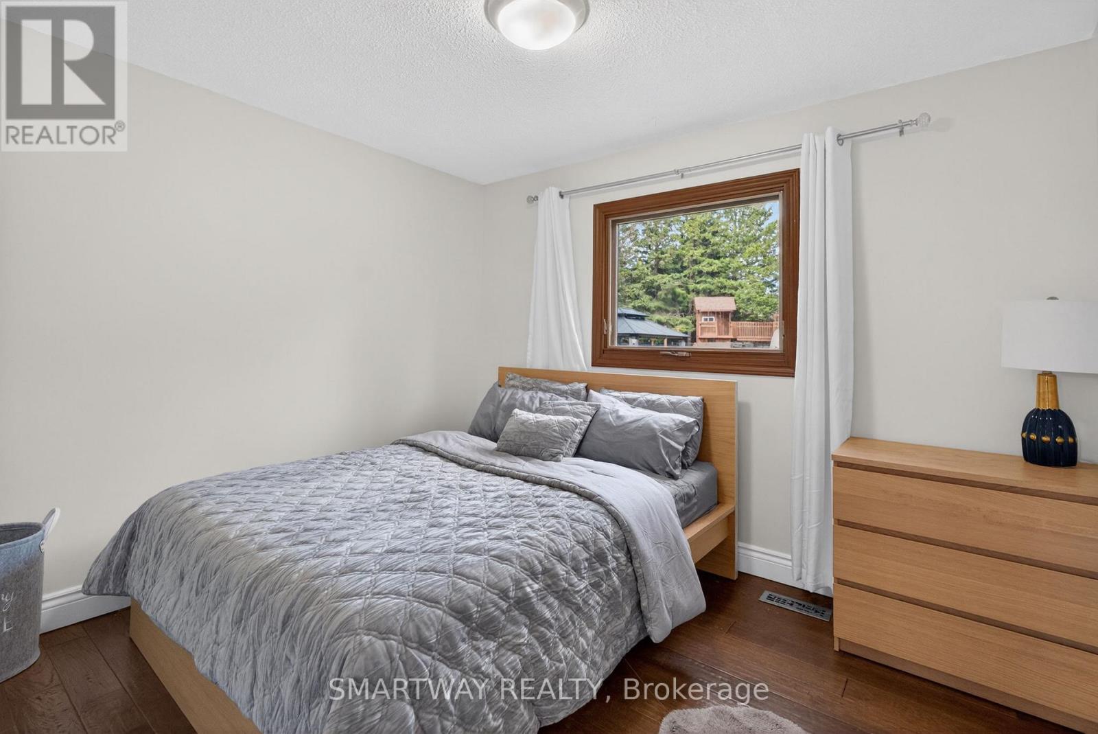 11 MEADOW DRIVE - 36