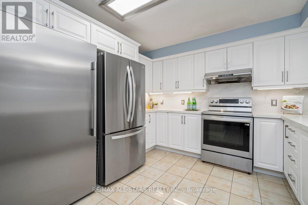 High end stainless appl incl full size freezer