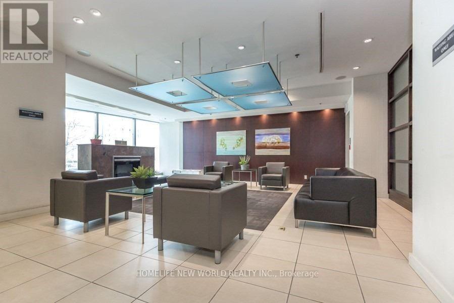 #1906 36 LEE CENTRE DRIVE - 18