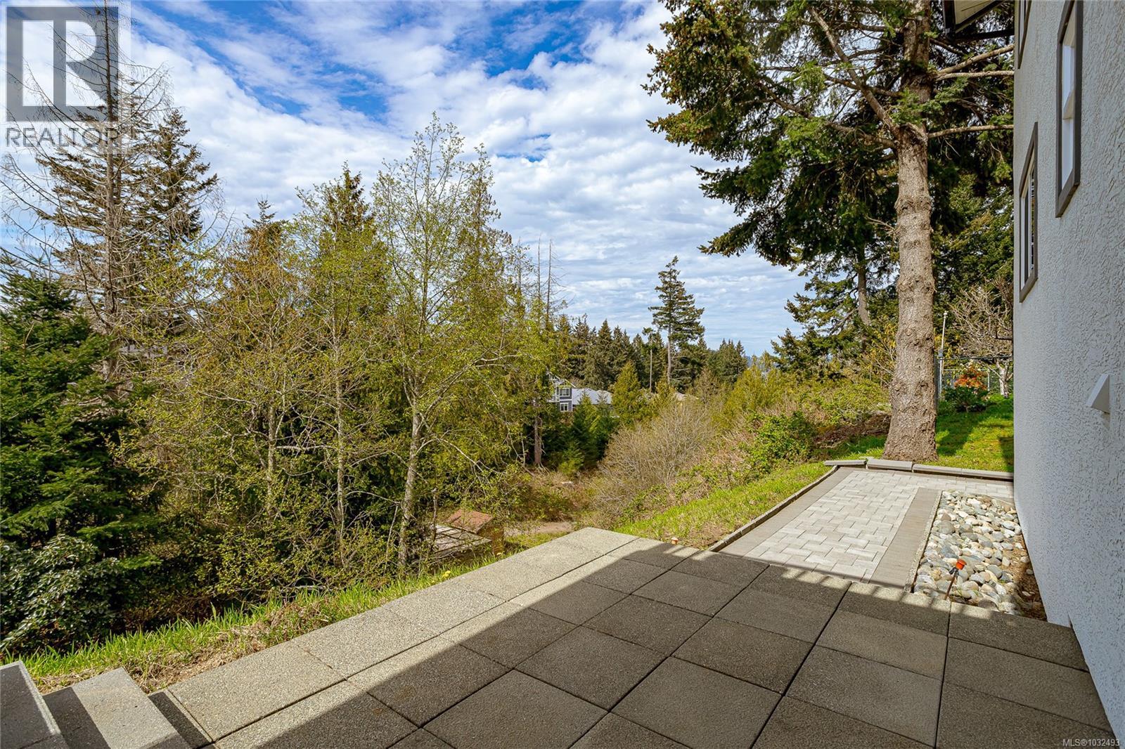 825 Bexhill Pl, Colwood