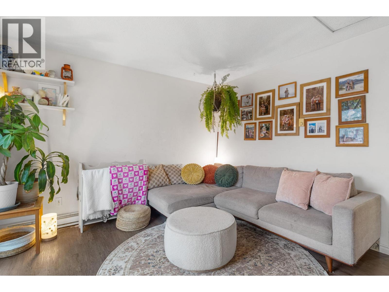 #6 1808 45 Street Unit# 6 - Image 2