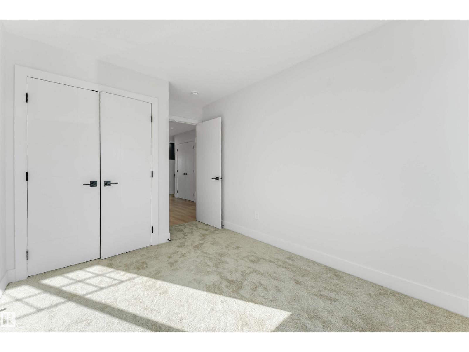 22932 80 AV NW, Edmonton