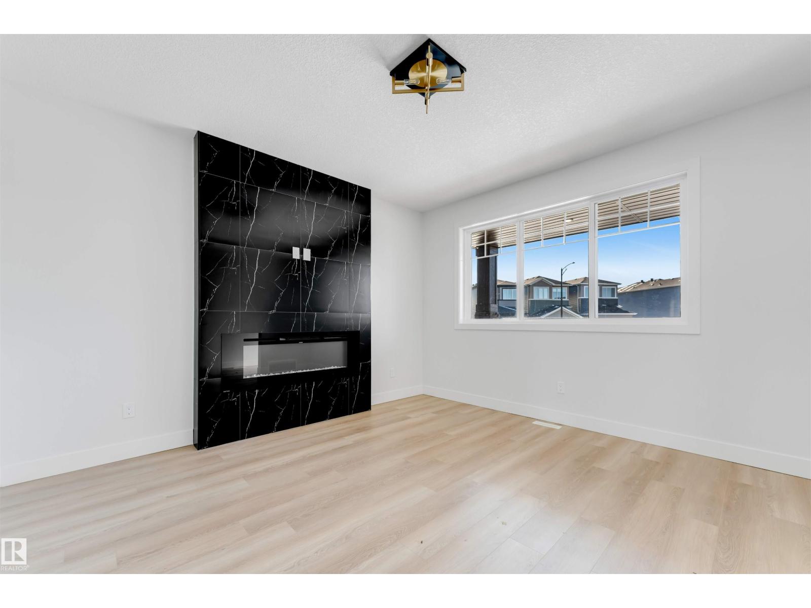 22932 80 AV NW - 4