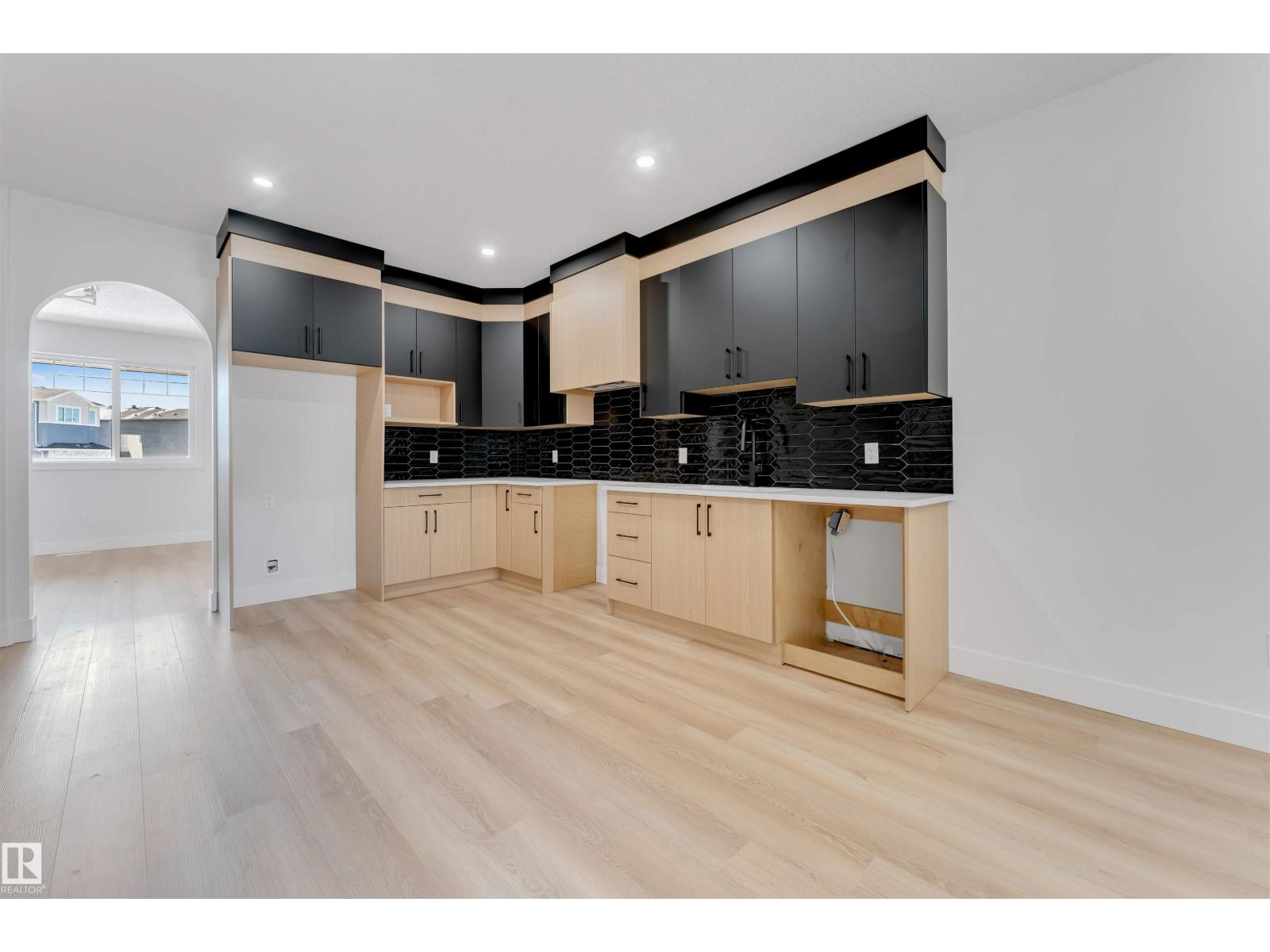 22932 80 AV NW, Edmonton