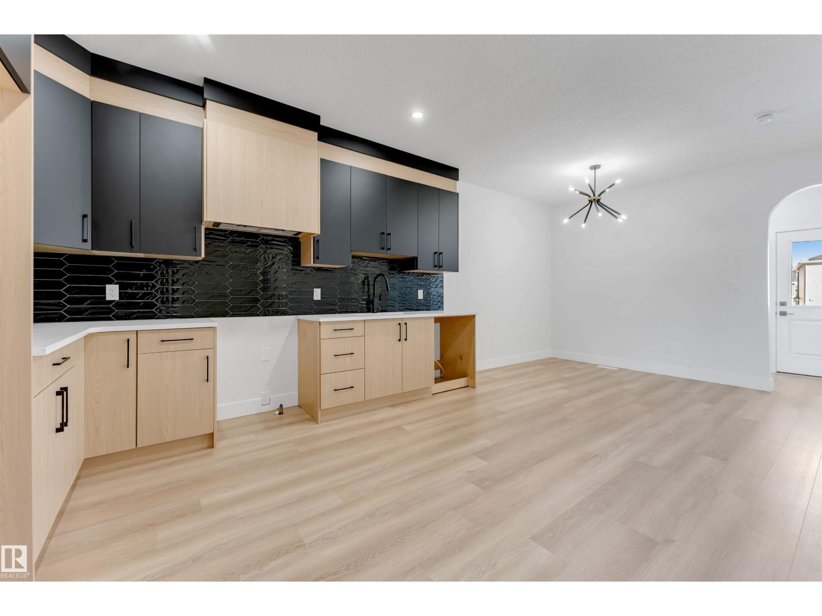 22932 80 AV NW, Edmonton