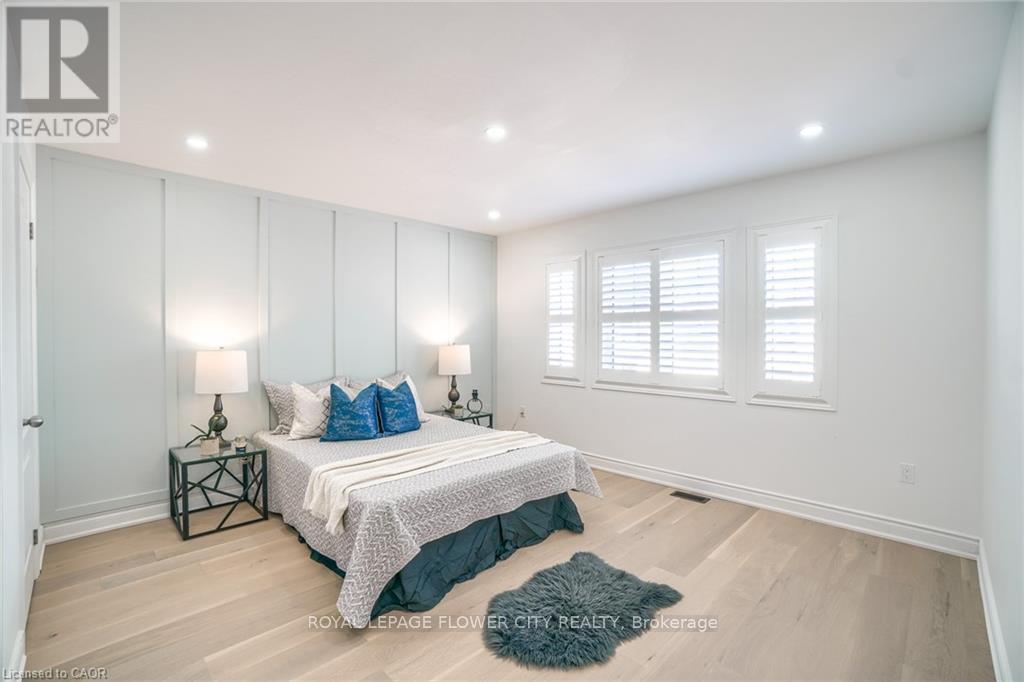 318 WALLACE STREET - 24