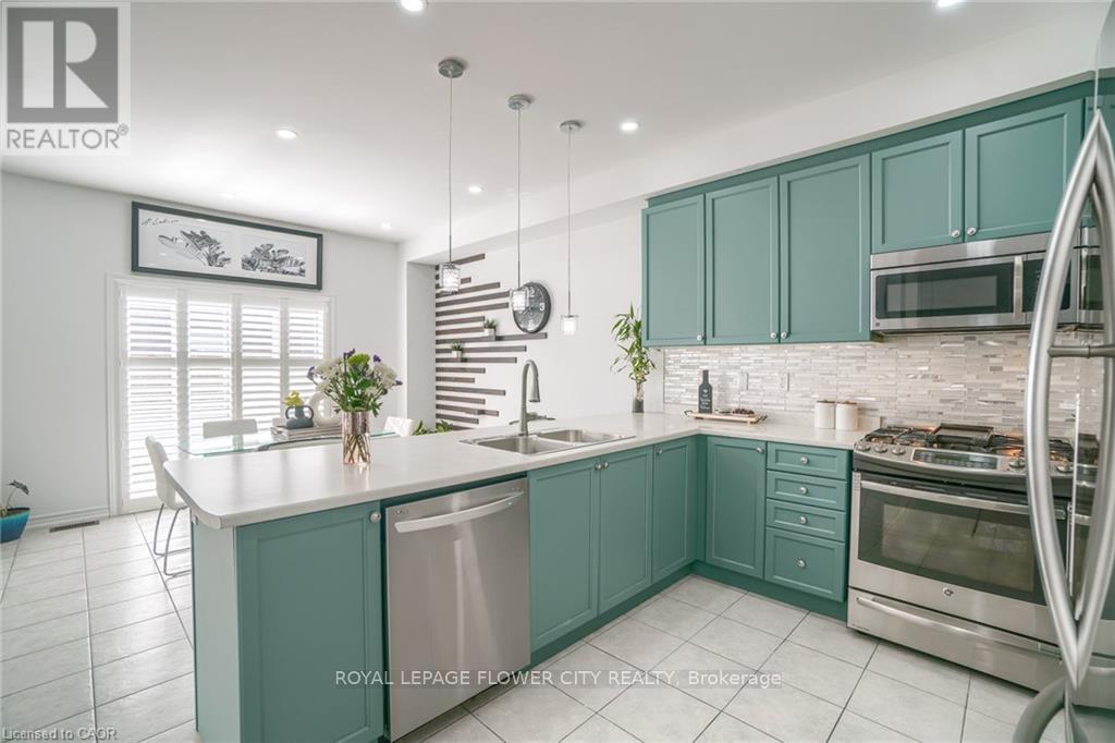 318 WALLACE STREET - 8