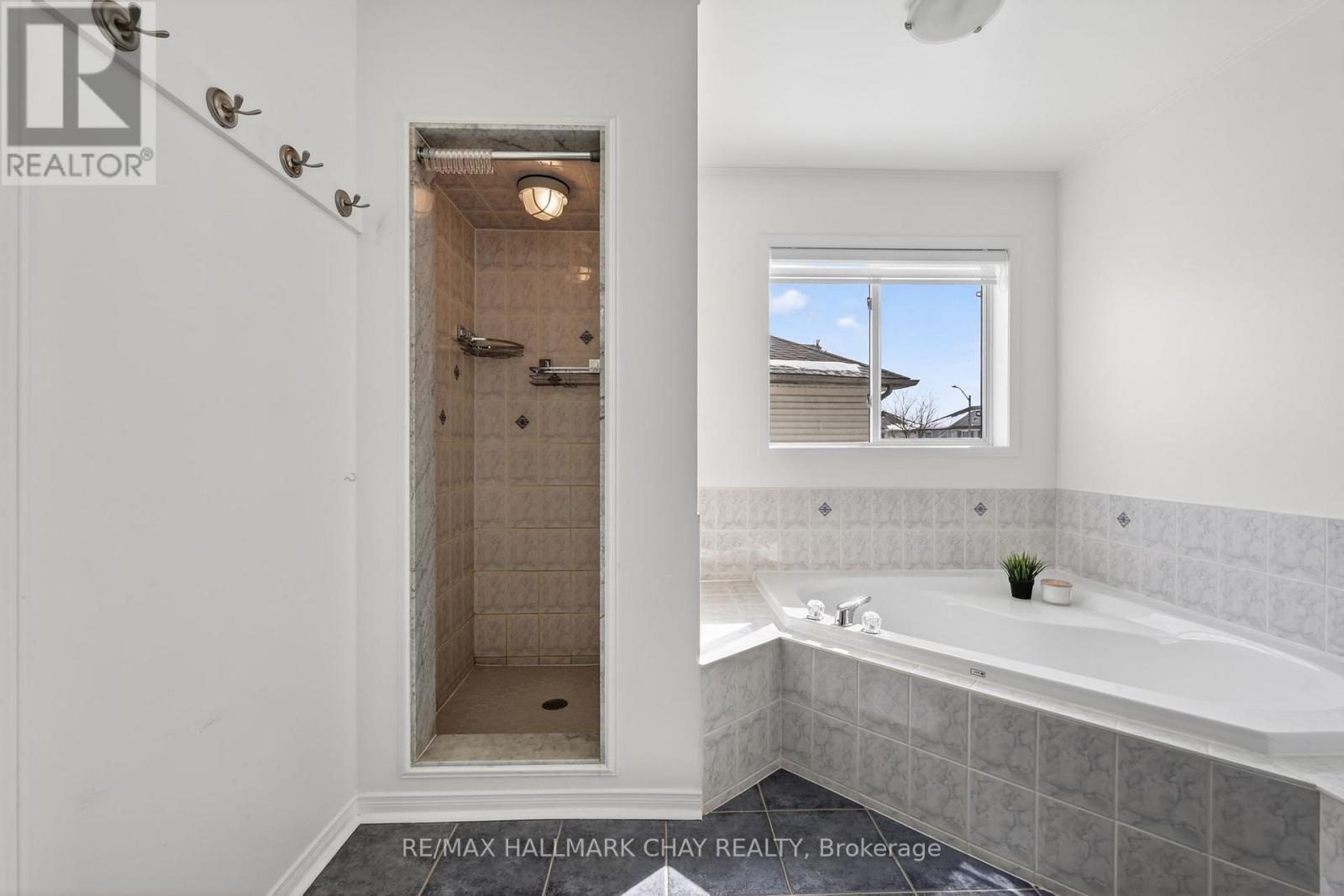 87 TRUAX CRESCENT - 20