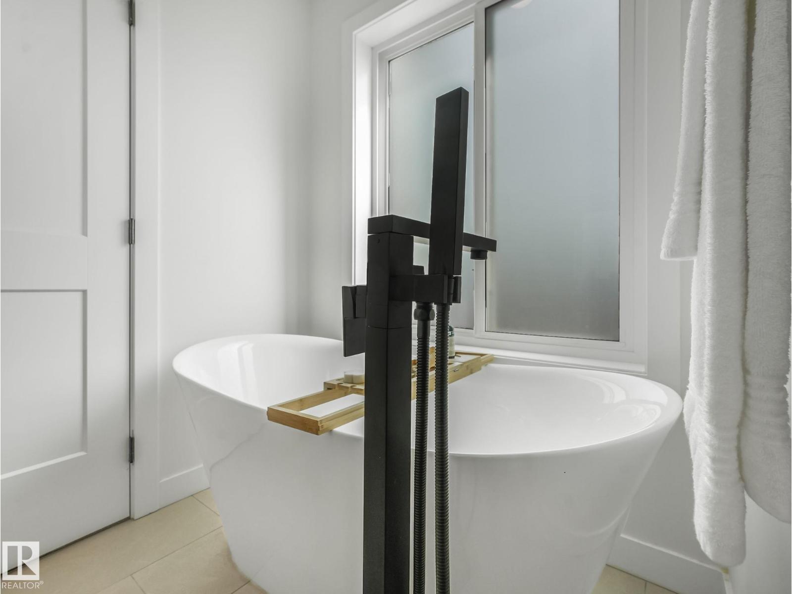 201 STARLING, Fort Saskatchewan