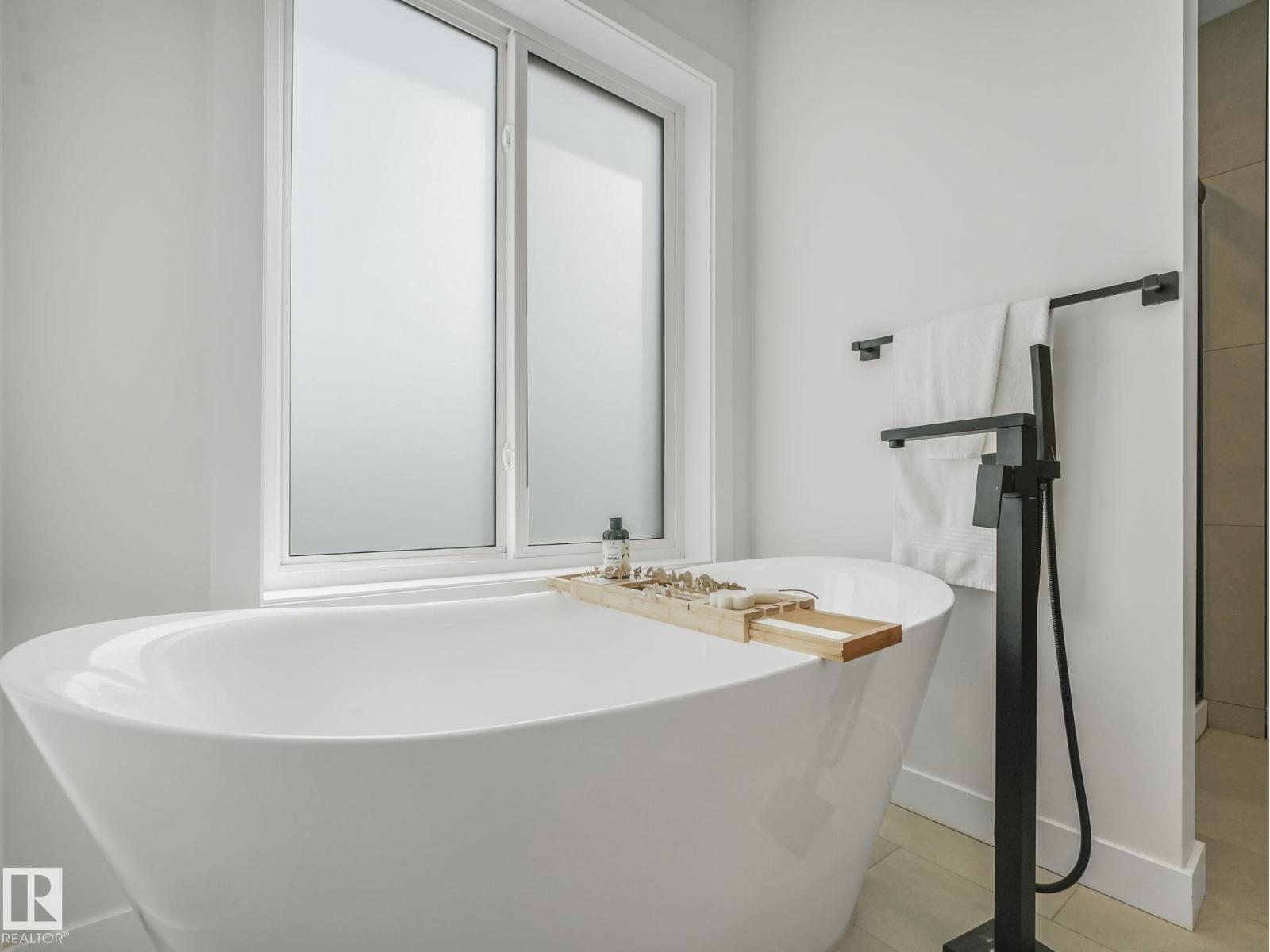 201 STARLING, Fort Saskatchewan