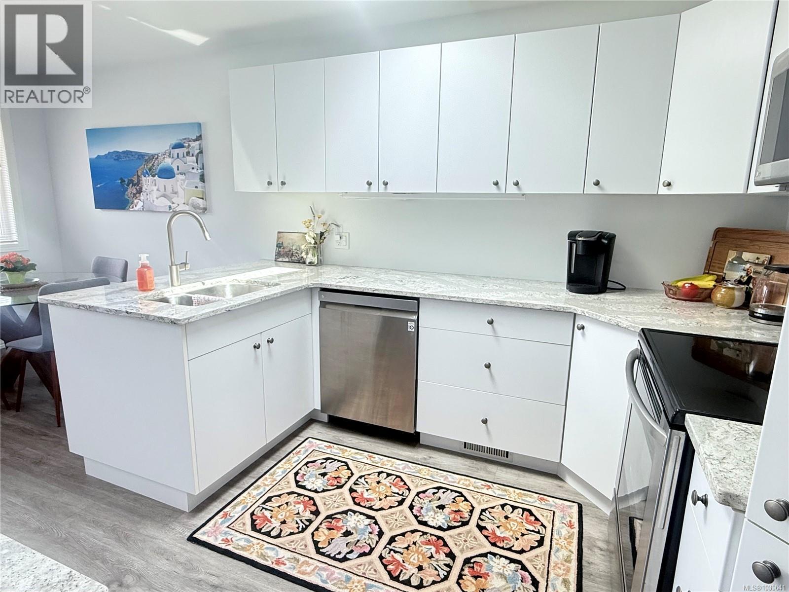 #4 6111 Sayward Rd - 5